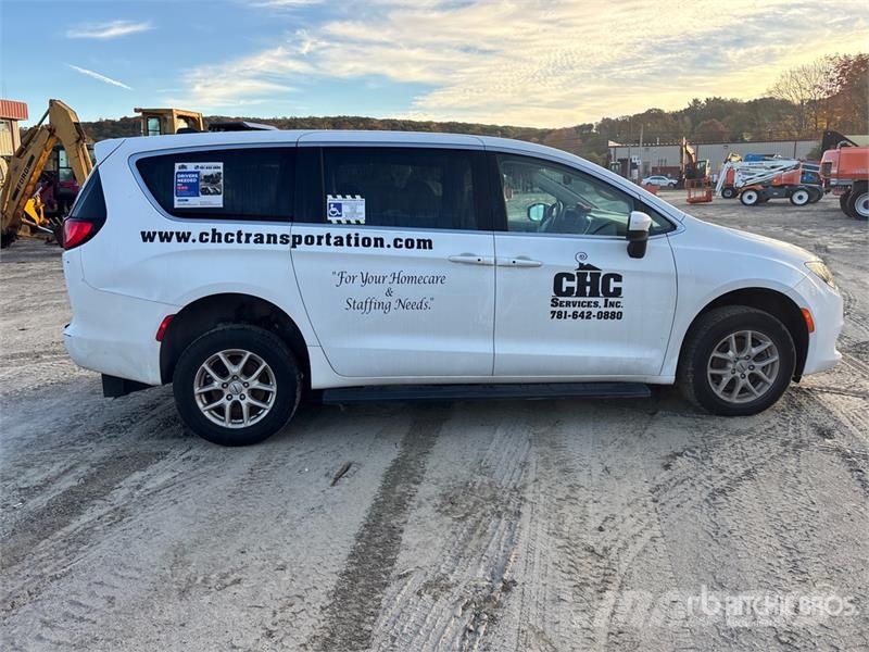 Chrysler Voyager Minivan Henkilöautot