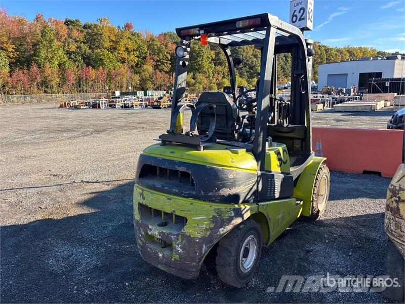 Clark C30L 4800 lb Cushion Tire Forklift Empilhadeiras - outros