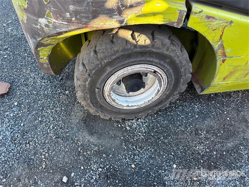 Clark C30L 4800 lb Cushion Tire Forklift Empilhadeiras - outros