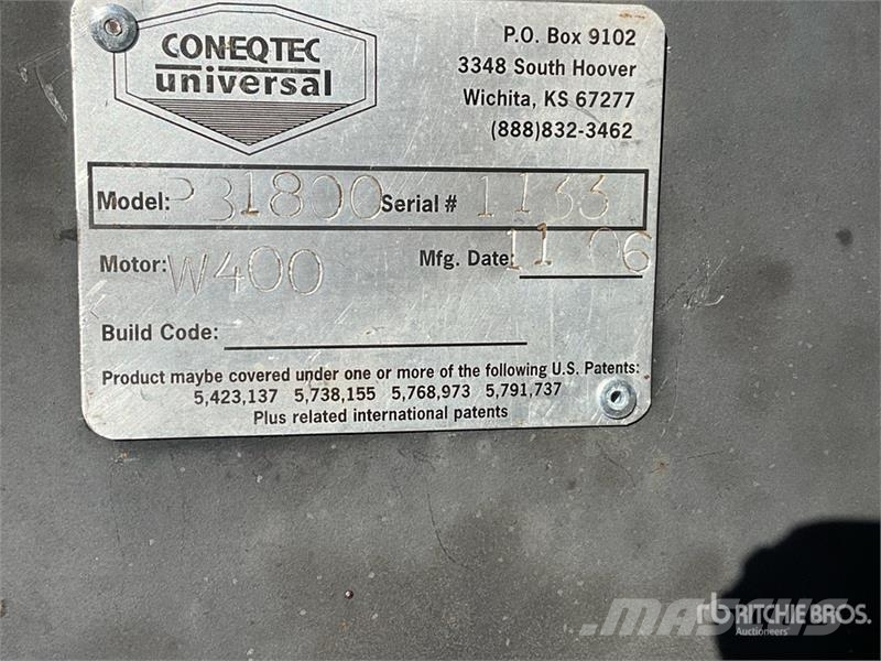 Coneqtec PB1800 72 in Skid Steer Sweeper Balayeuse / Autolaveuse