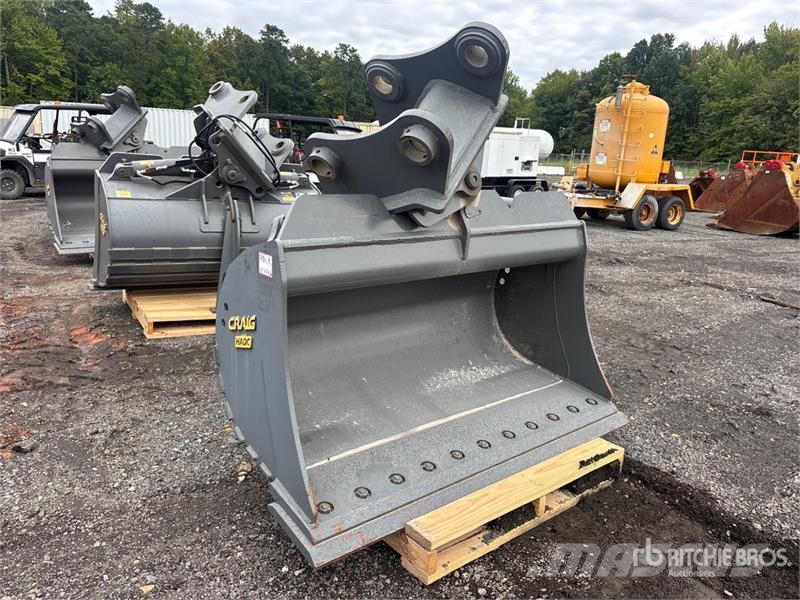 Craig 72 in Hydraulic Tilting Excavator Bucket - Fits Vo دلاء