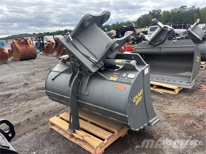 Craig 72 in Hydraulic Tilting Excavator Bucket - Fits Vo Žlice
