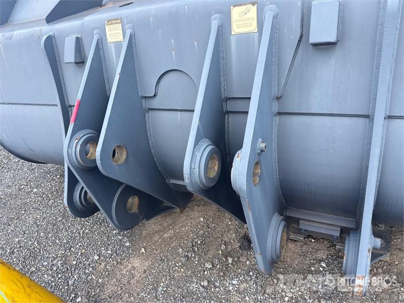 Craig ZW370-5B 136 in General Purpose Wheel Loader Bucke Cucharones