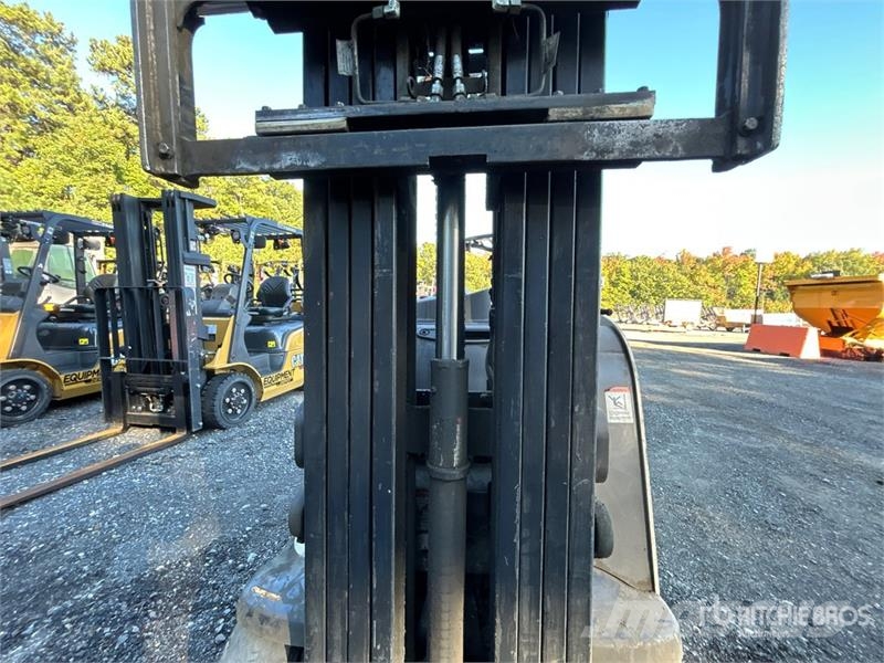 Crown RC5545-40 3750 lb Electric Forklift Carretillas de horquilla eléctrica