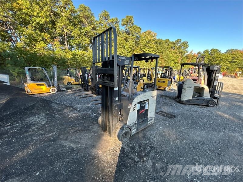 Crown RC5545-40 3750 lb Electric Forklift Carretillas de horquilla eléctrica