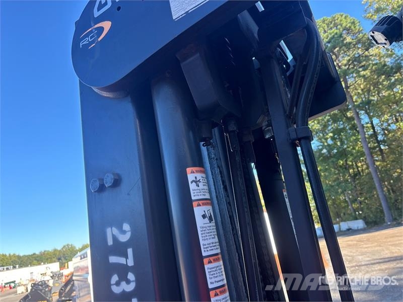 Crown RC5545-40 4000 lb Electric Forklift (Inoperable) Carretillas de horquilla eléctrica