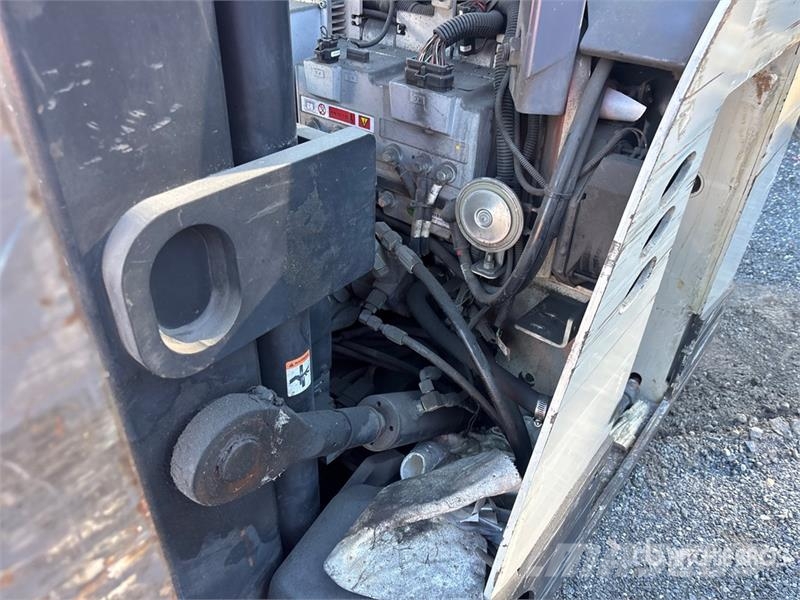 Crown RC5545-40 4000 lb Electric Forklift (Inoperable) Carretillas de horquilla eléctrica