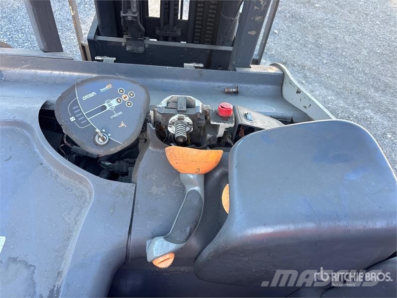 Crown RC5545-40 4000 lb Electric Forklift (Inoperable) Carretillas de horquilla eléctrica