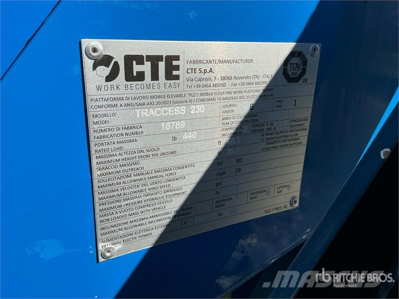 CTE 230 Crawler Diesel Articulating Boom Lift رافعات سلة مفصلية