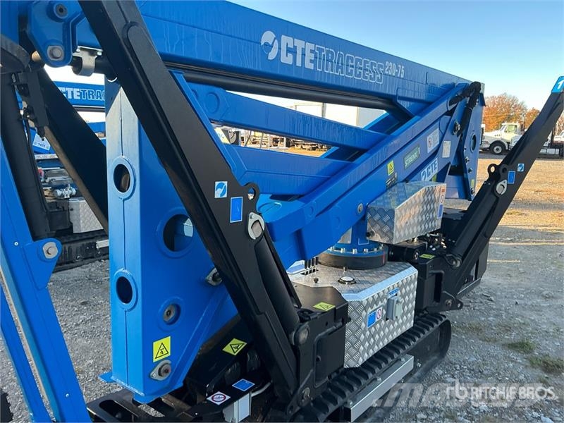 CTE 230 Crawler Diesel Articulating Boom Lift رافعات سلة مفصلية