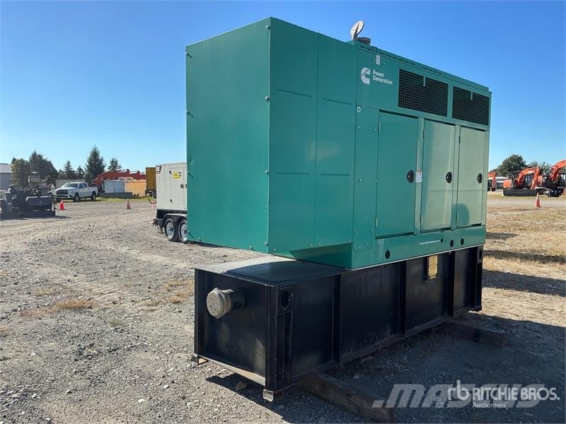 Cummins 200DSHAC 100 kW Skid-Mounted Generator Set Générateurs diesel