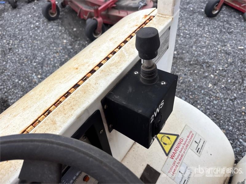 Cyclone 4500 4ws Sweeper Truck Pometalni stroji