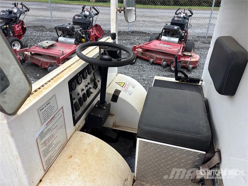 Cyclone 4500 4ws Sweeper Truck Pometalni stroji
