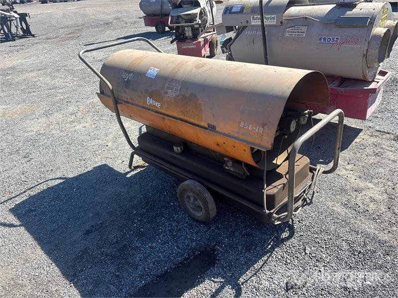 Dayton 600000 BTU Oil-Fired 600,000 BTU Space Heater Heating and thawing equipment
