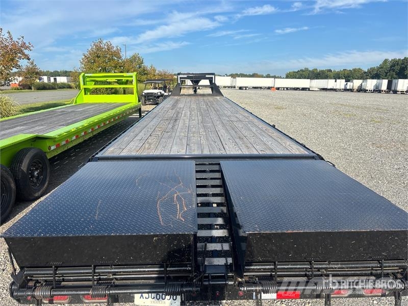 Delco 40 ft T/A Gooseneck Equipment Trailer Autotreilerid