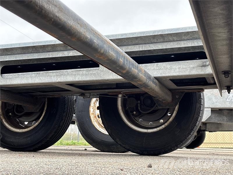 Demco AT7000P T/A 1 Car Open Car Carrier Trailer Poluprikolice autotransporteri