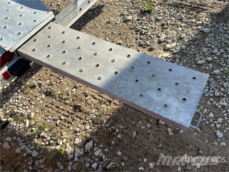 Demco Car Carrier Trailer Autotransportauflieger