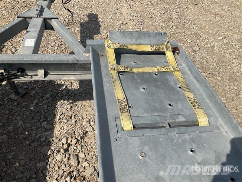 Demco T/A Open Car Carrier Trailer Vehicle transport semi-trailers