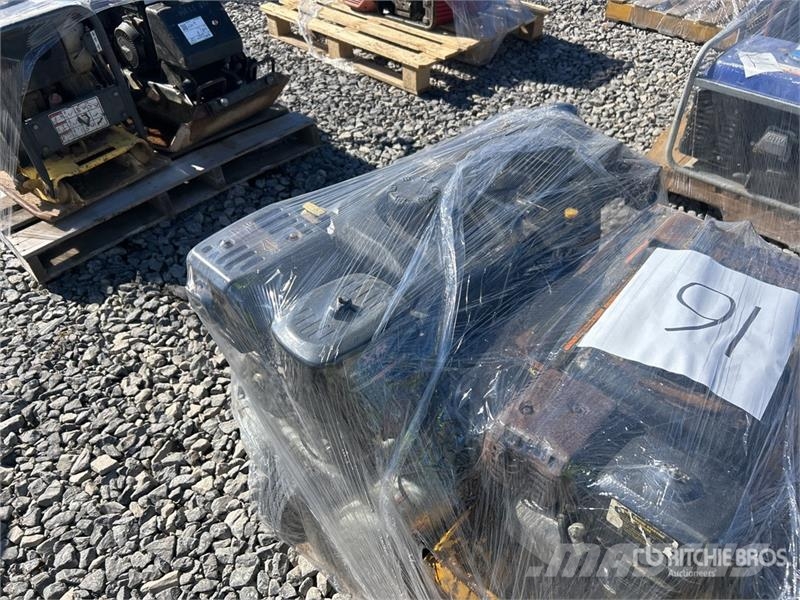 DeWalt of (3) Dewalt D55270 Mobile & Ironhorse IHTT80GE-B Компресори