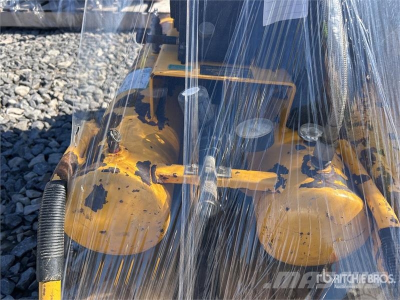 DeWalt of (3) Dewalt D55270 Mobile & Ironhorse IHTT80GE-B Компресори