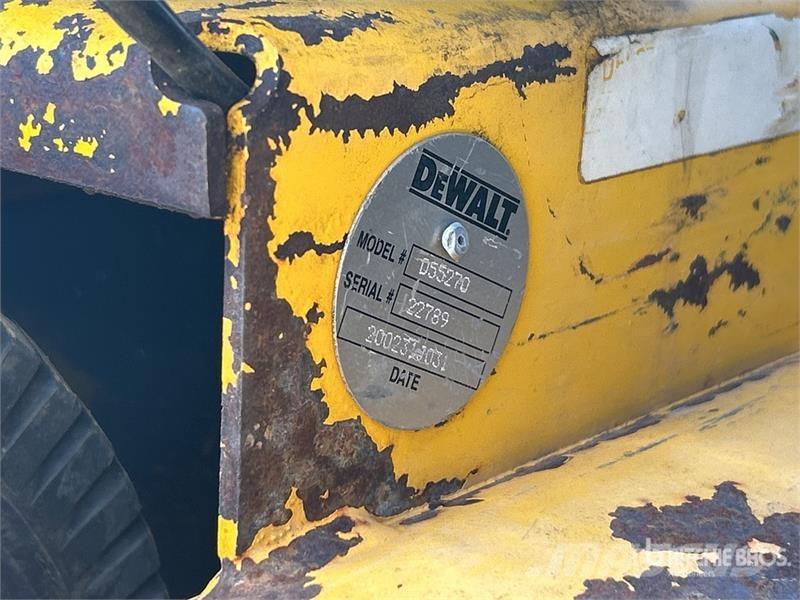 DeWalt of (3) Dewalt D55270 Mobile & Ironhorse IHTT80GE-B Компресори