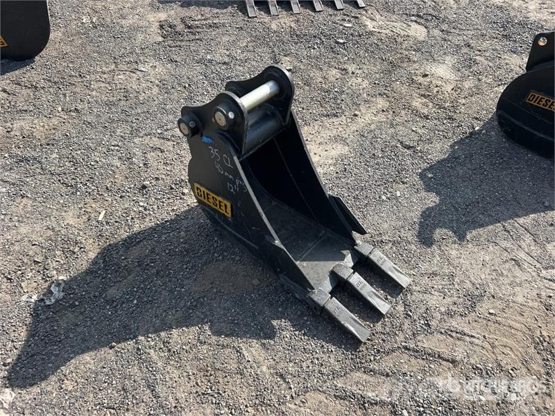  Diesel Equipment 35CL 12 in Excavator Bucket - Fit دلاء
