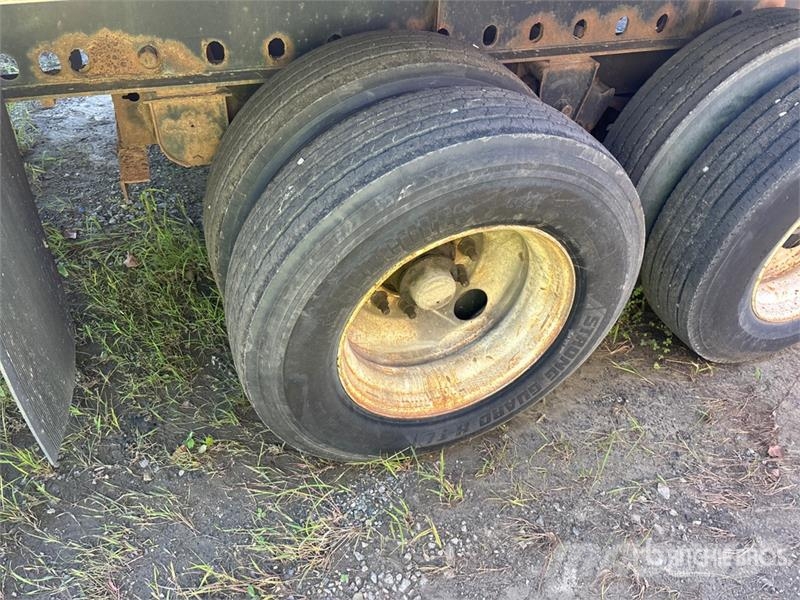 Direct Trailer T/A 45 ft T/A Flatbed Trailer Flatbed/Dropside trailers