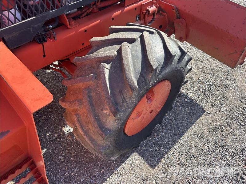 Ditch Witch 3500 트렌처