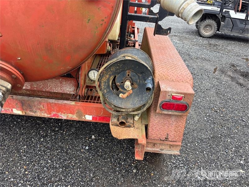 Ditch Witch FX30 Prikolice cisterne