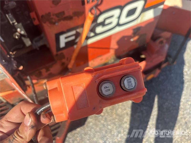 Ditch Witch FX30 500 gal T/A Vacuum Excavation Unit (Inoperabl Porauskaluston varaosat