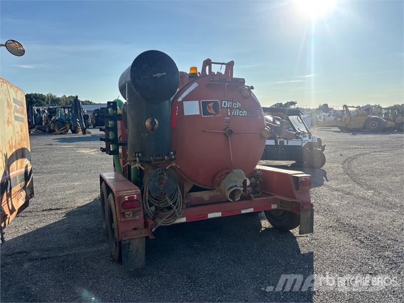 Ditch Witch FX30 500 gal T/A Vacuum Excavation Unit 드릴링 장비 부속품 및 예비 부품