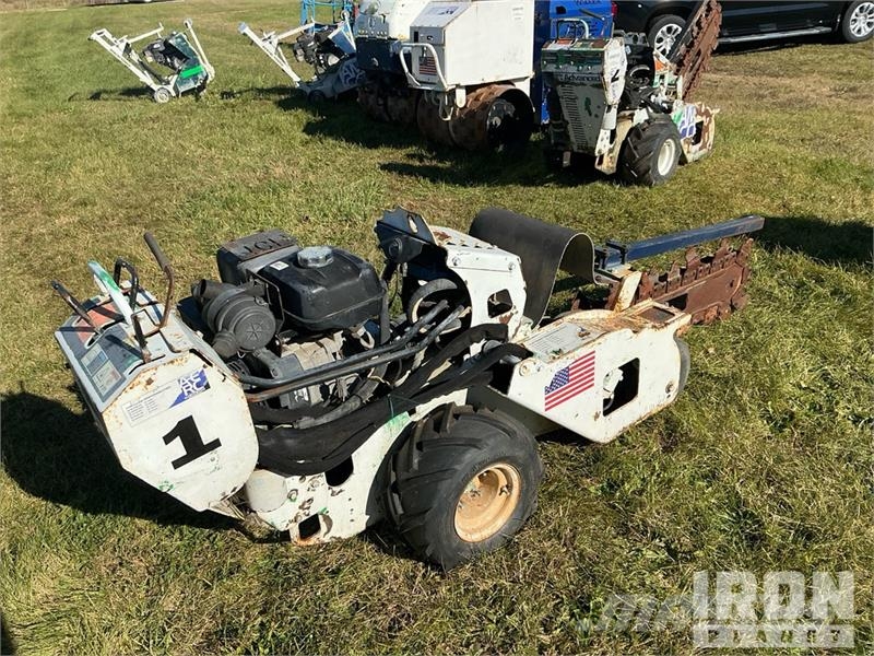 Ditch Witch RT Walk Behind Trencher Trancheuse