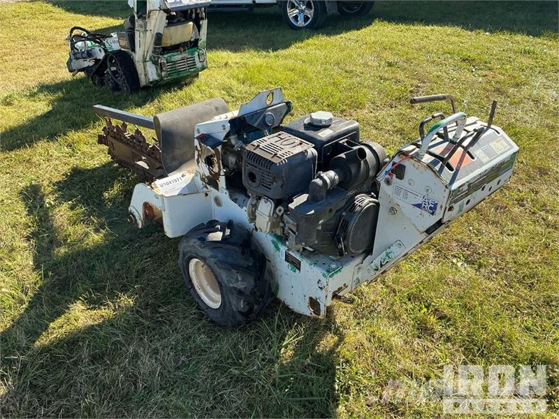 Ditch Witch RT Walk Behind Trencher Trancheuse