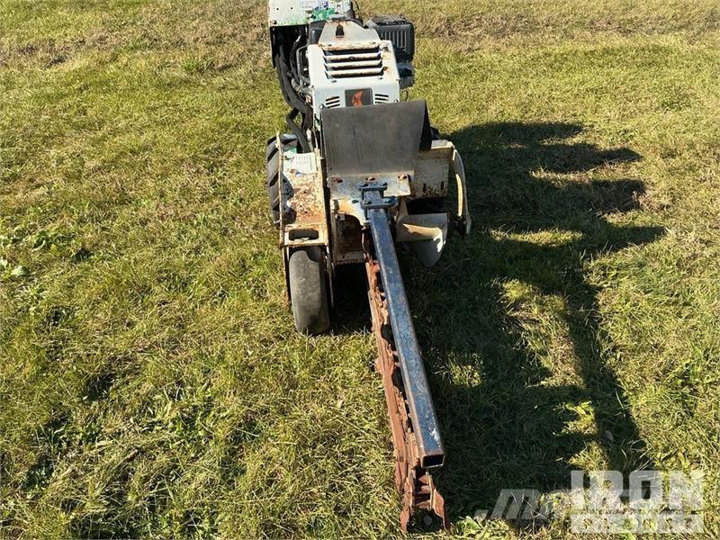 Ditch Witch RT Walk Behind Trencher Trancheuse