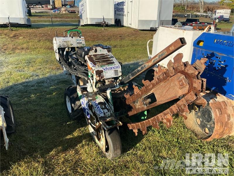 Ditch Witch RT12 Walk Behind Trencher Grabenfräse