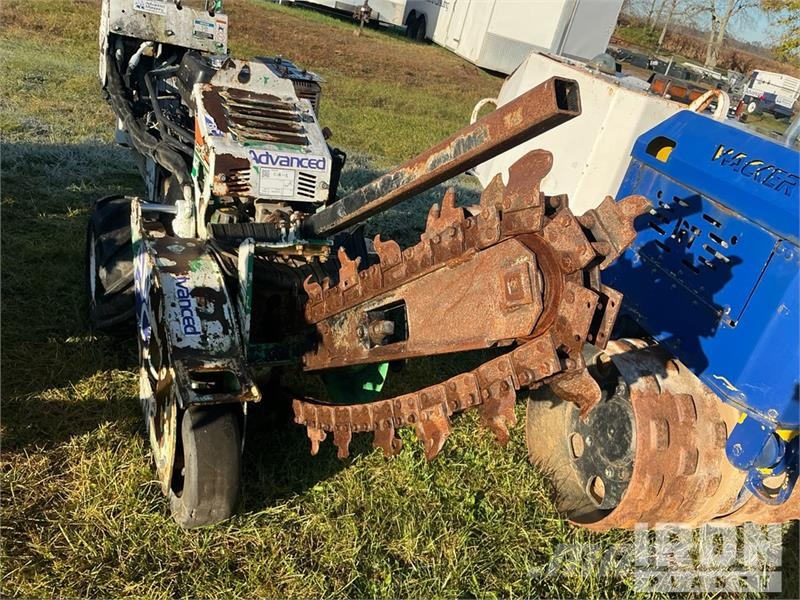 Ditch Witch RT12 Walk Behind Trencher Grabenfräse