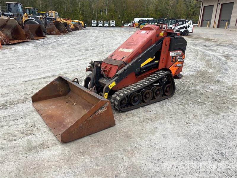 Ditch Witch SK800 Mini Compact Track Loader Chargeuse compacte