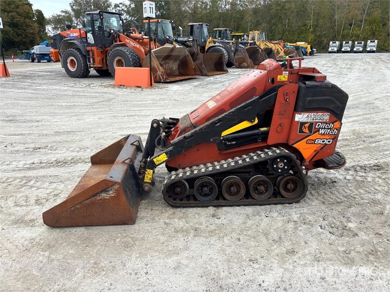 Ditch Witch SK800 Mini Compact Track Loader Chargeuse compacte