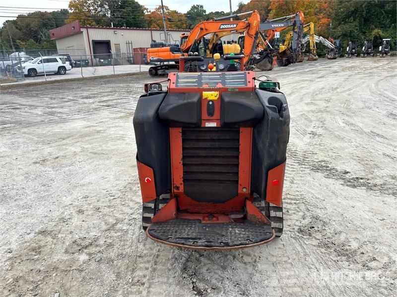 Ditch Witch SK800 Mini Compact Track Loader Chargeuse compacte
