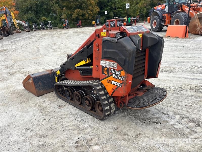Ditch Witch SK800 Mini Compact Track Loader Chargeuse compacte