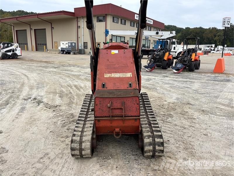 Ditch Witch SK800 Mini Compact Track Loader Chargeuse compacte