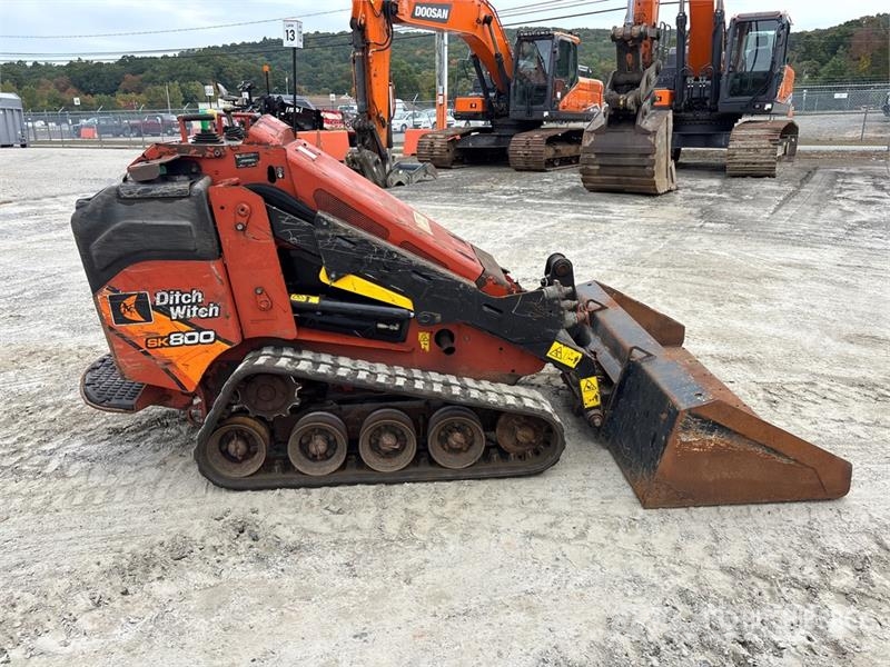 Ditch Witch SK800 Mini Compact Track Loader Kompaktlader
