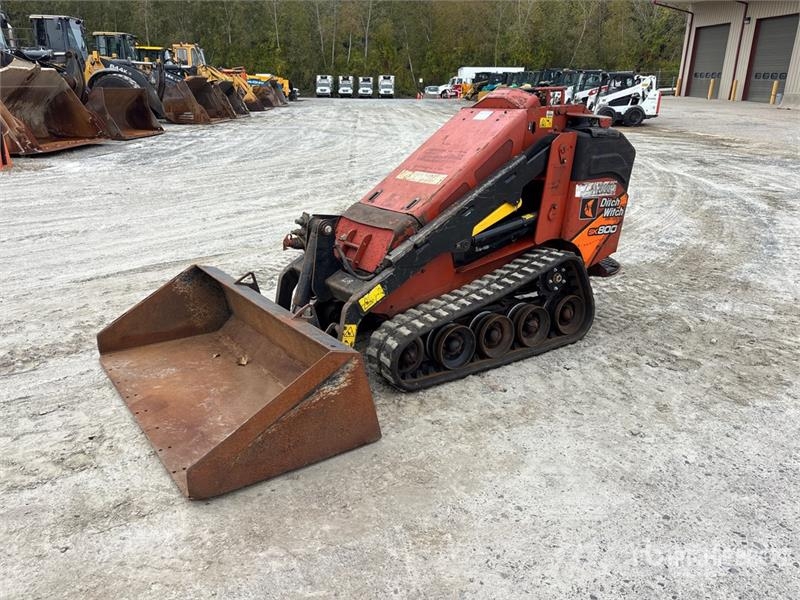 Ditch Witch SK800 Mini Compact Track Loader Chargeuse compacte