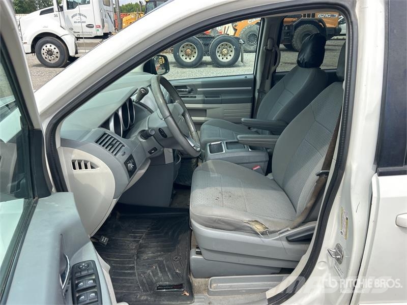 Dodge Caravan SE Automašīnas