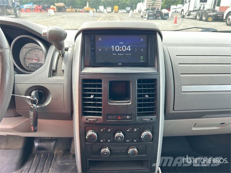Dodge Caravan SE Automašīnas