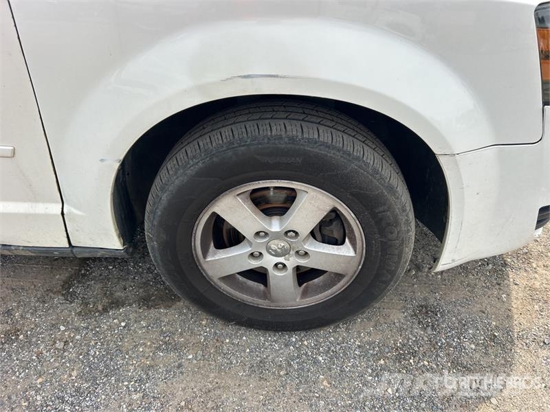 Dodge Caravan SE Automašīnas