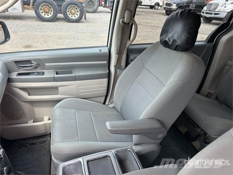 Dodge Caravan SE Automašīnas