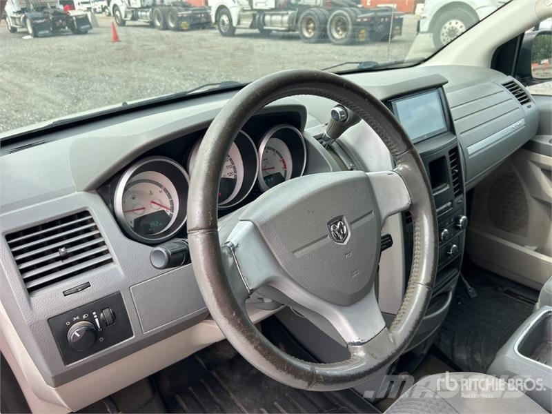 Dodge Caravan SE Automašīnas