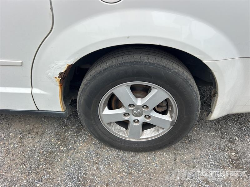 Dodge Caravan SE Automašīnas