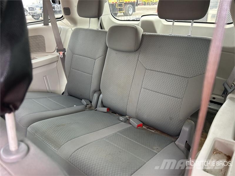 Dodge Caravan SE Automašīnas